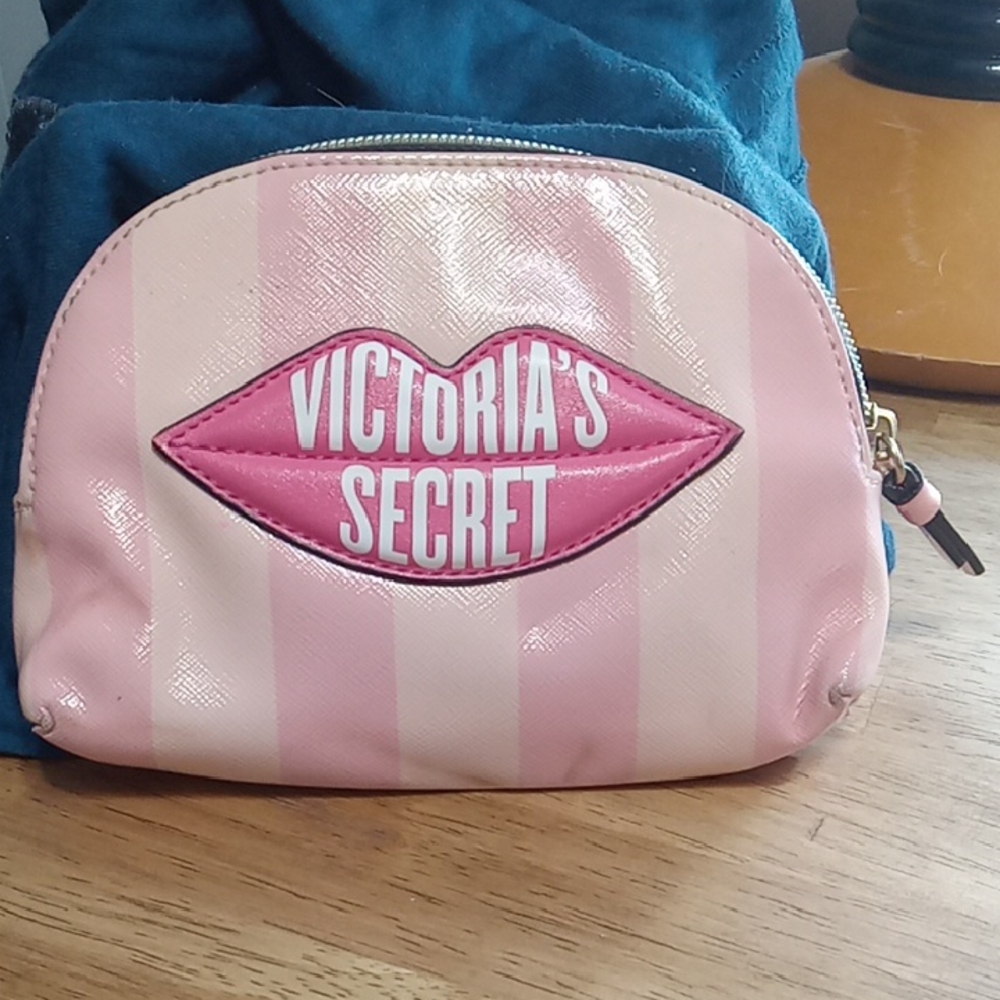 Victoria's Secret Pink Cosmetic Bag with Striped Design & Pink Lips Vintage.  T1